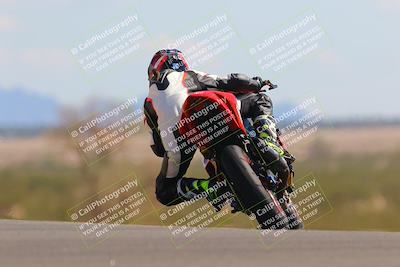 media/Oct-09-2022-SoCal Trackdays (Sun) [[95640aeeb6]]/Turn 9 Backside (120pm)/